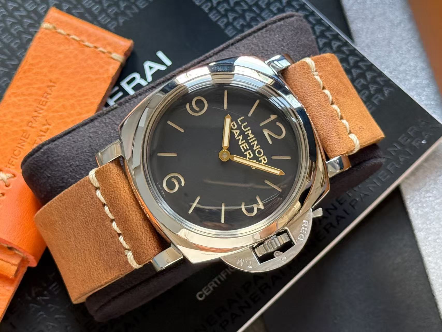 Panerai PAM00372 detail 1
