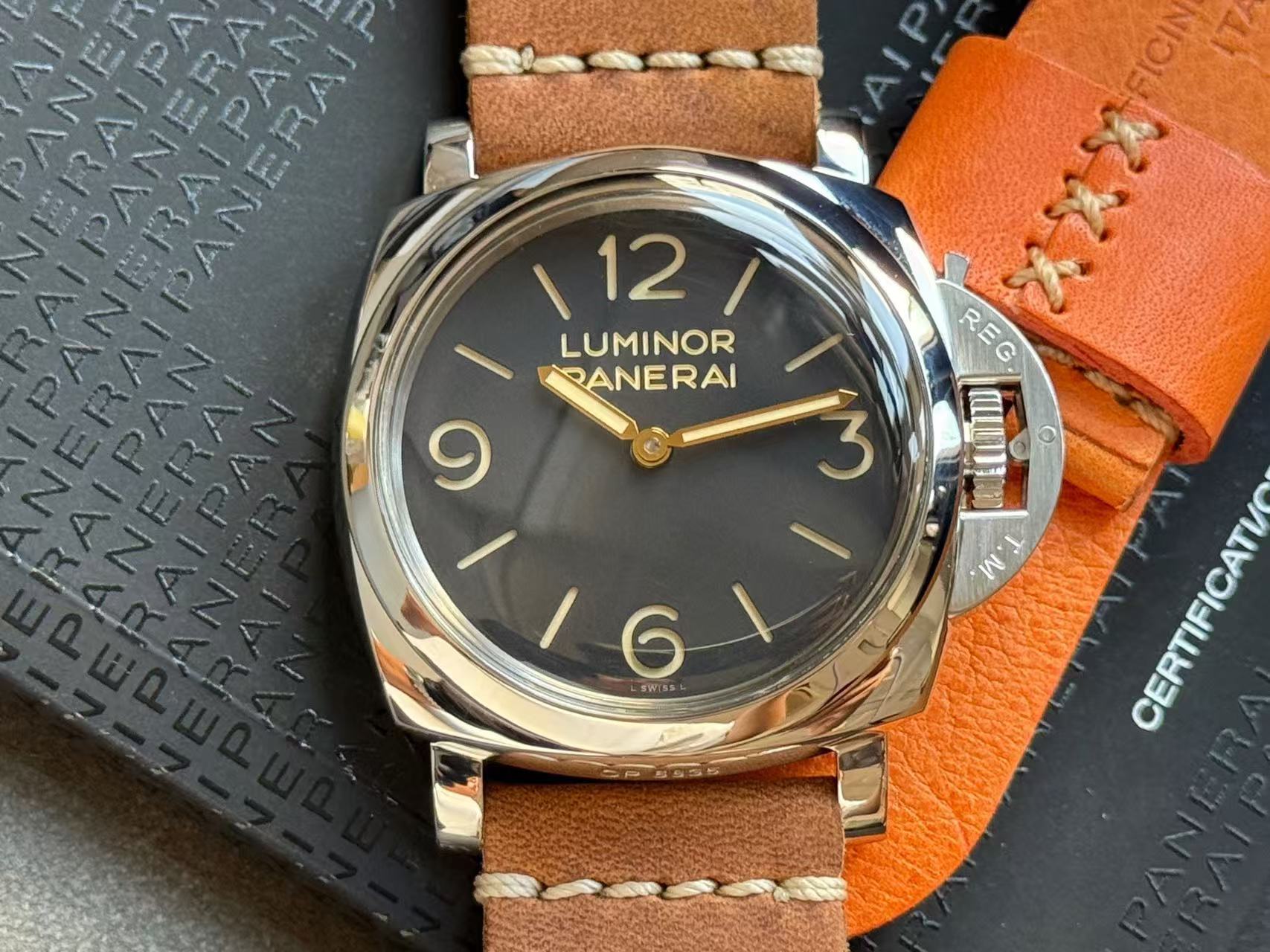 Panerai PAM00372 detail 4