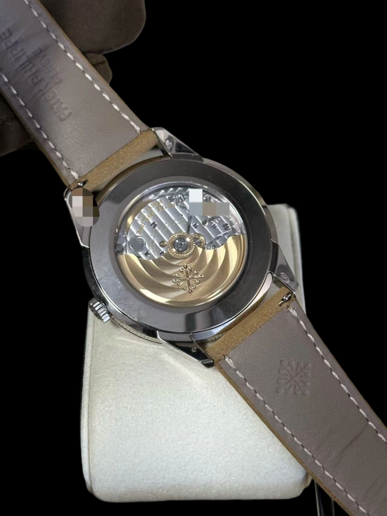 Patek Philippe 5226g detail 3
