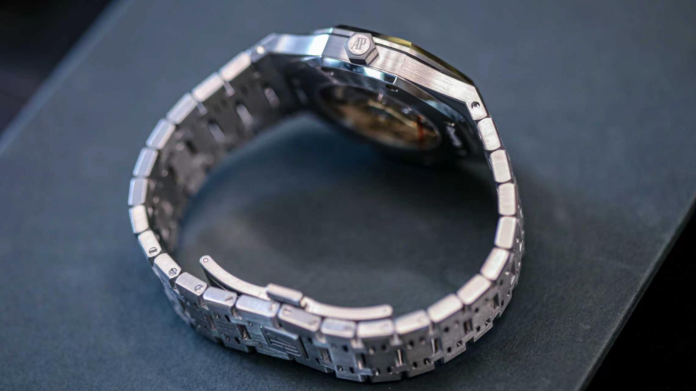 Audemars Piguet 15400ST.OO.1220ST.01 detail 3