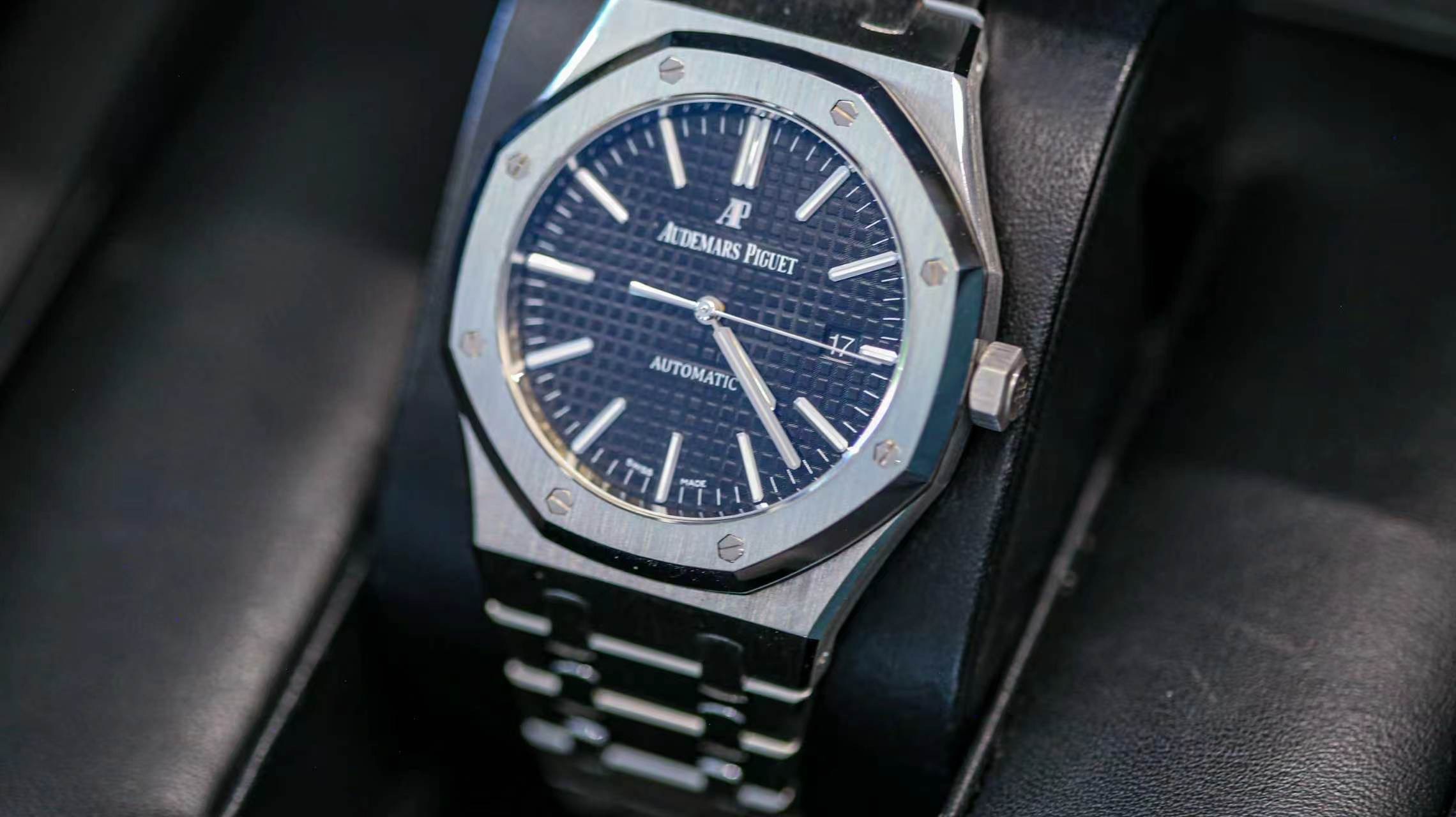 Audemars Piguet 15400ST.OO.1220ST.01 detail 1