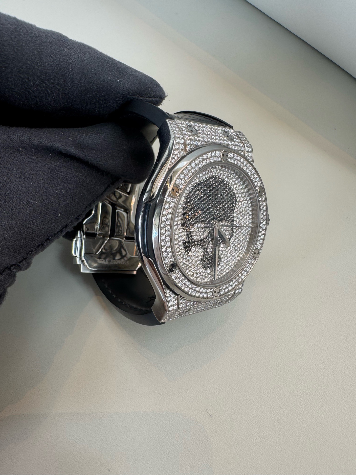 Hublot 542.NX.9000.LR.1704.SKULL detail 1