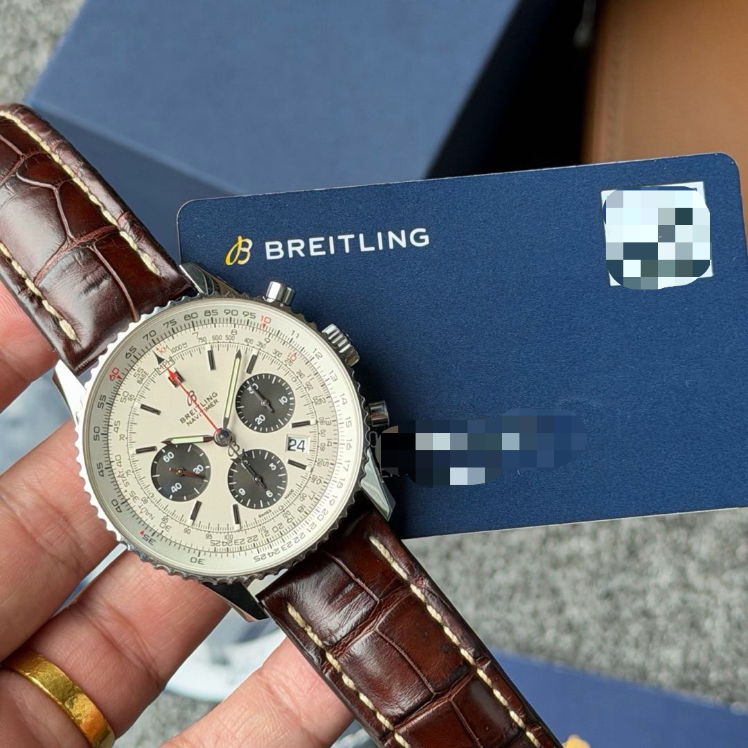 Breitling AB0121211G1P1 detail 4