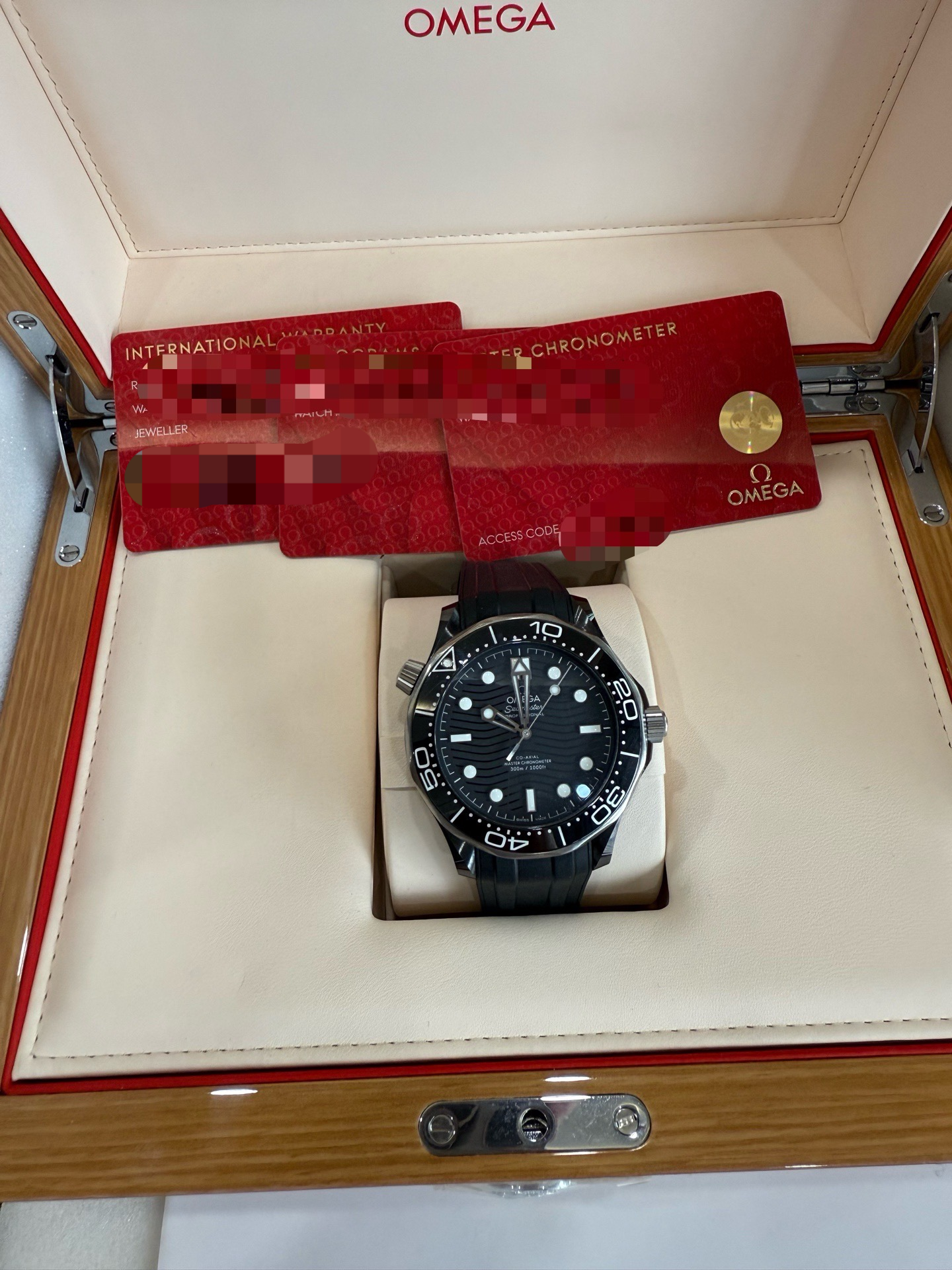 Omega 210.92.44.20.01.001 detail 4