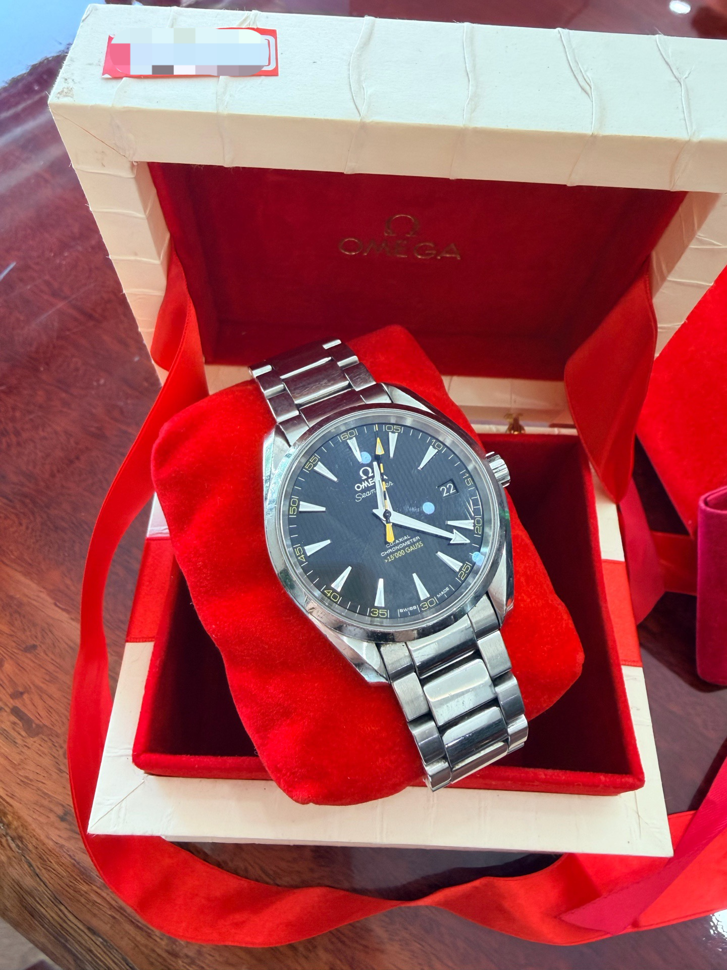 Omega 231.10.42.21.01.002 detail 1
