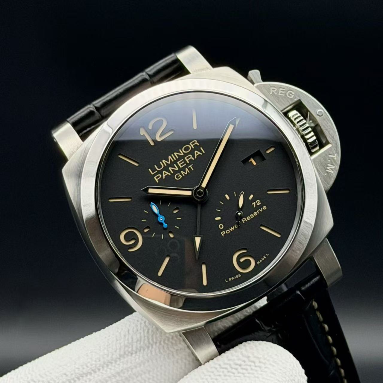 Panerai PAM01321 detail 2