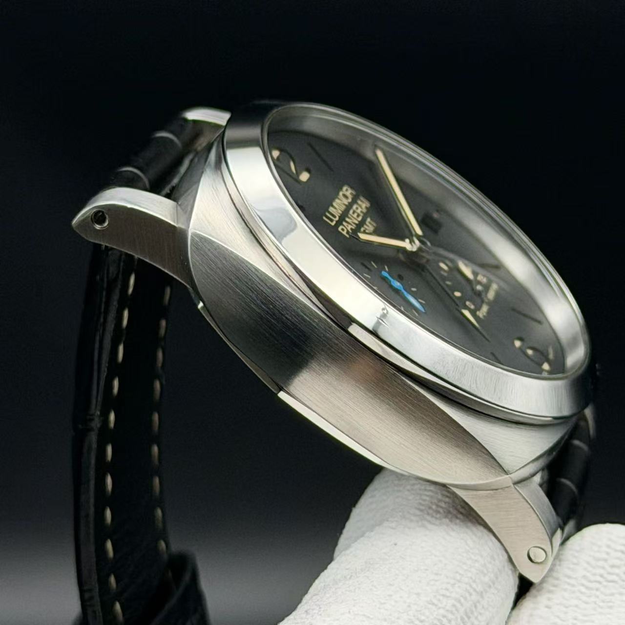 Panerai PAM01321 detail 4
