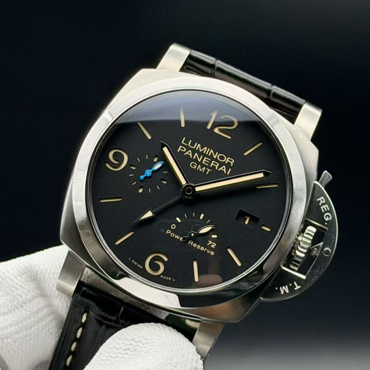 Panerai PAM01321 detail 1