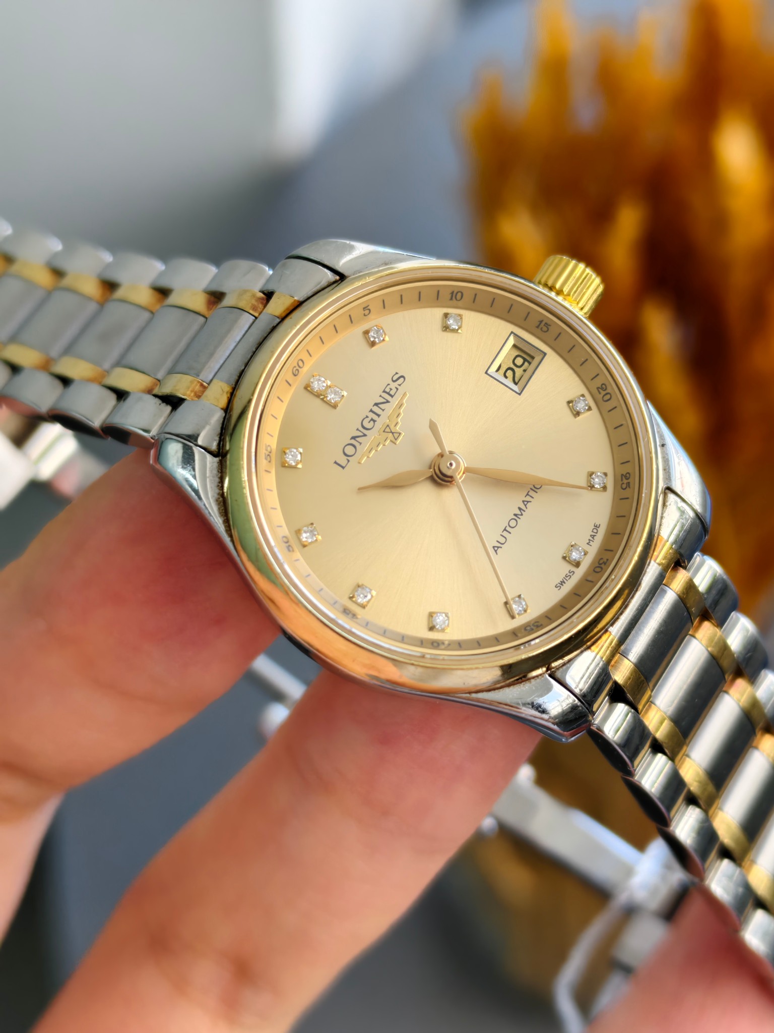 Longines L2.128.5.37.7 detail 2