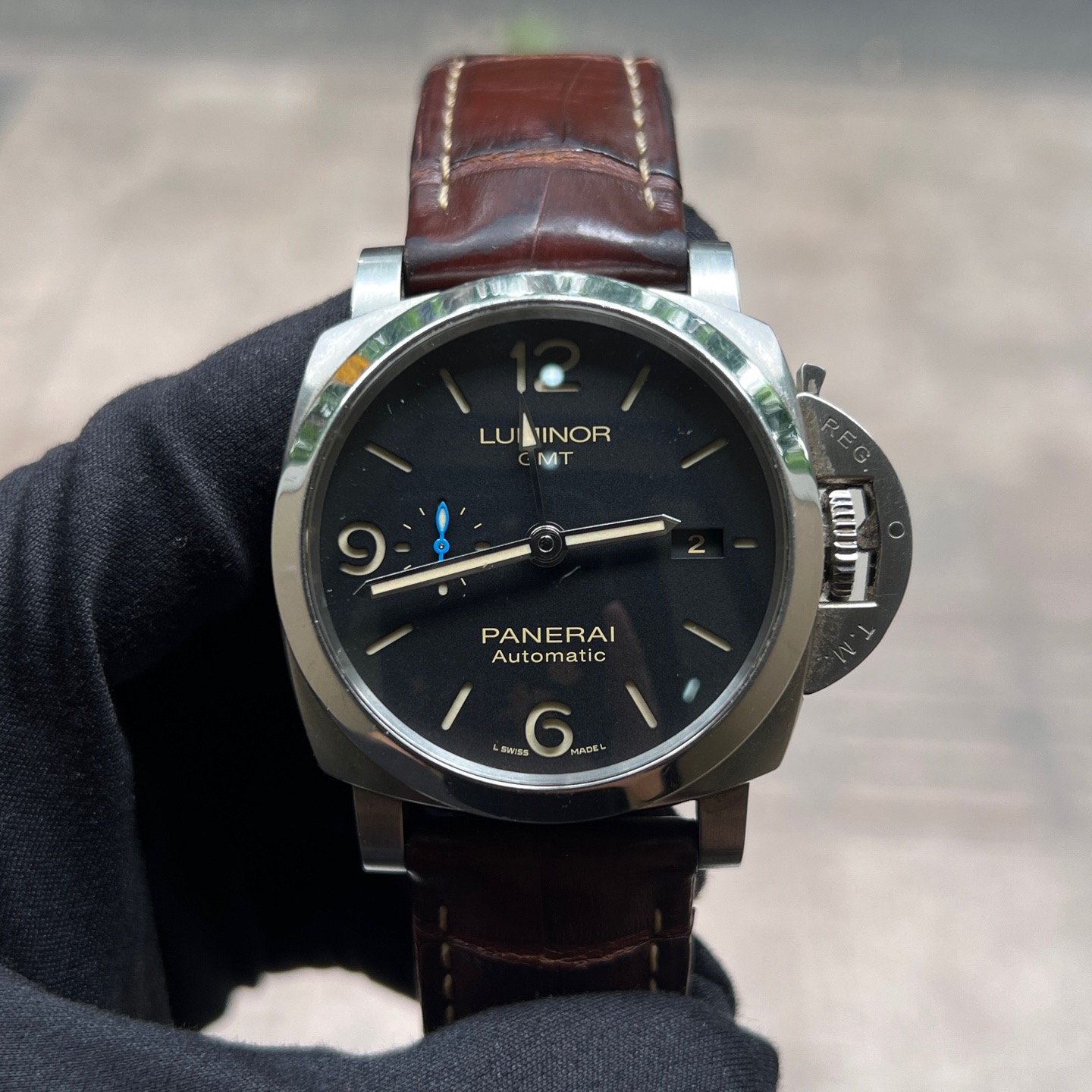 Panerai PAM01320 detail 6