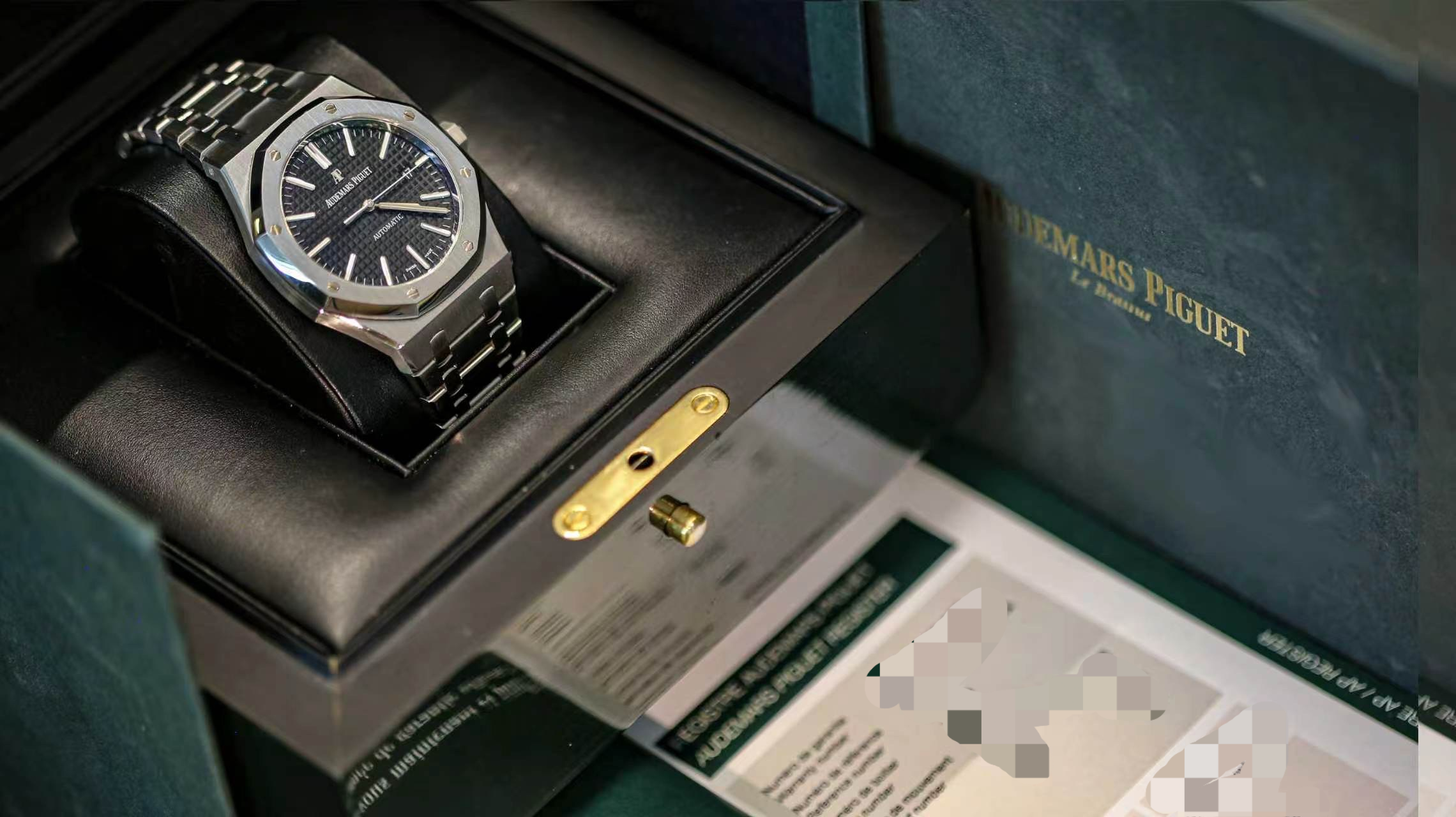 Audemars Piguet 15400ST.OO.1220ST.01 detail 2