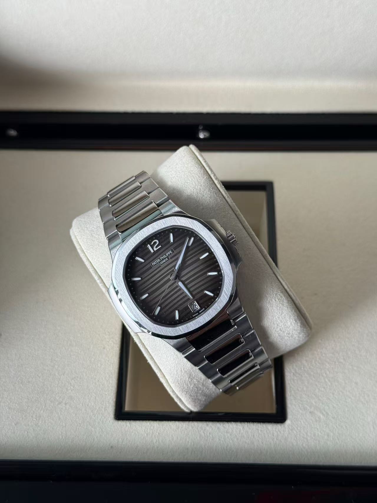Patek Philippe 7118 / 1a detail 1