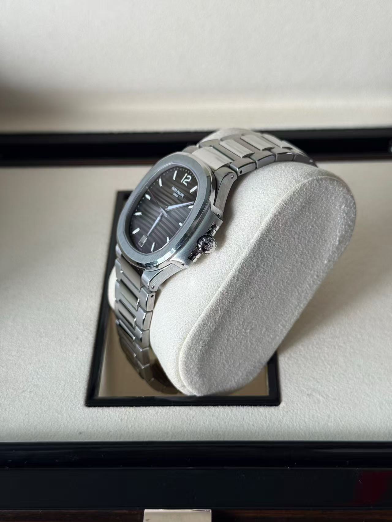 Patek Philippe 7118 / 1a detail 2
