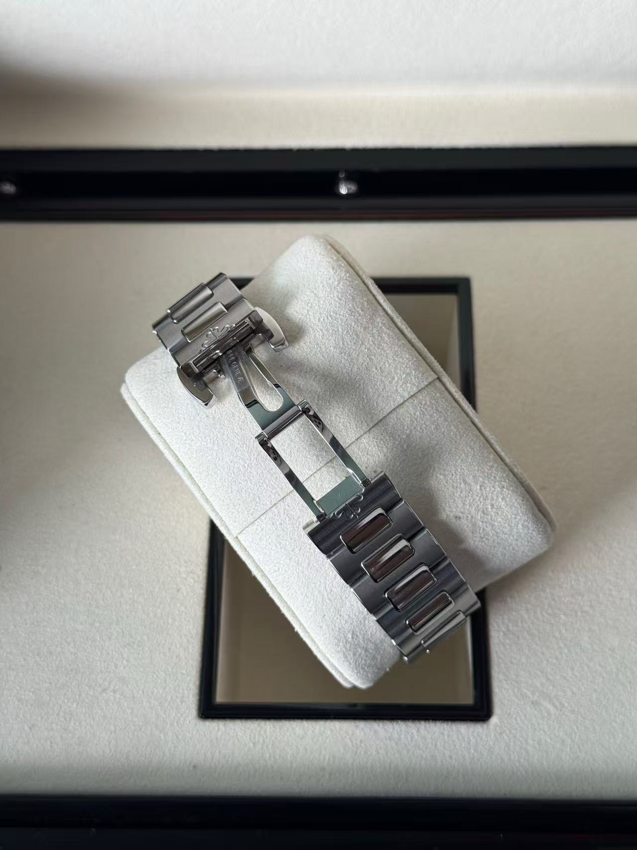 Patek Philippe 7118 / 1a detail 4
