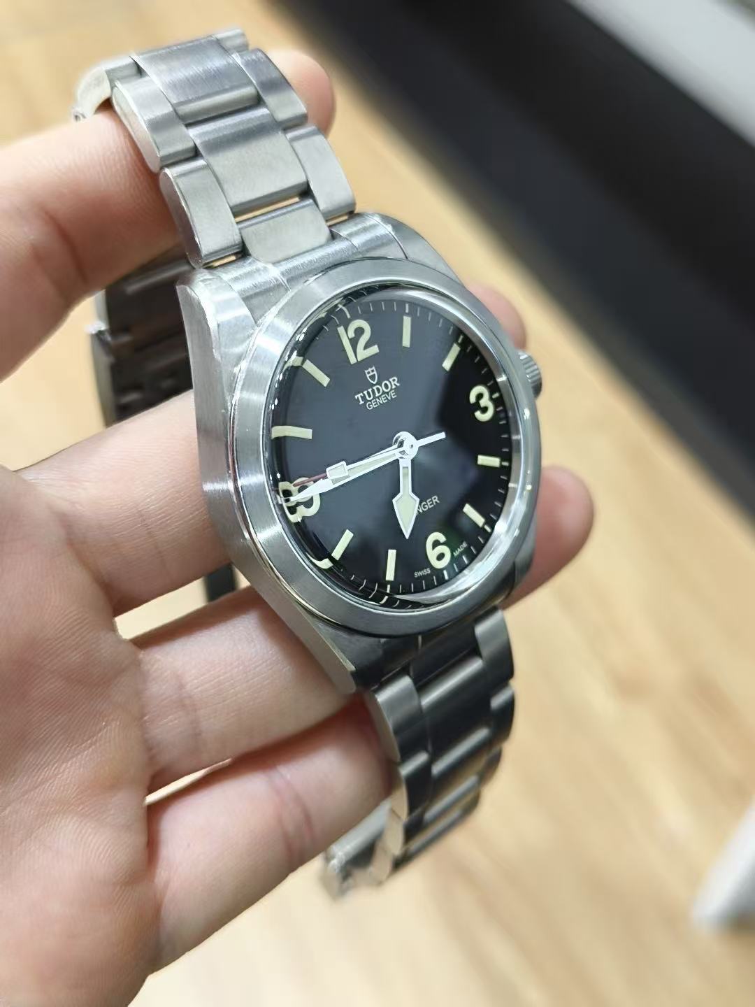 Tudor m79950-0001 detail 2