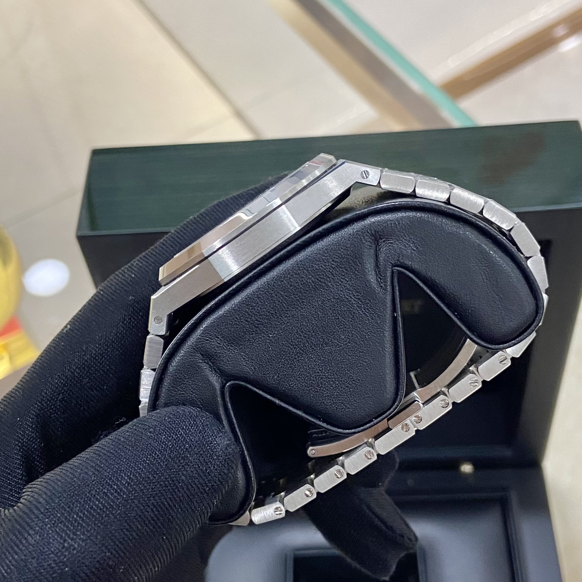 Audemars Piguet 15400ST.OO.1220ST.01 detail 2
