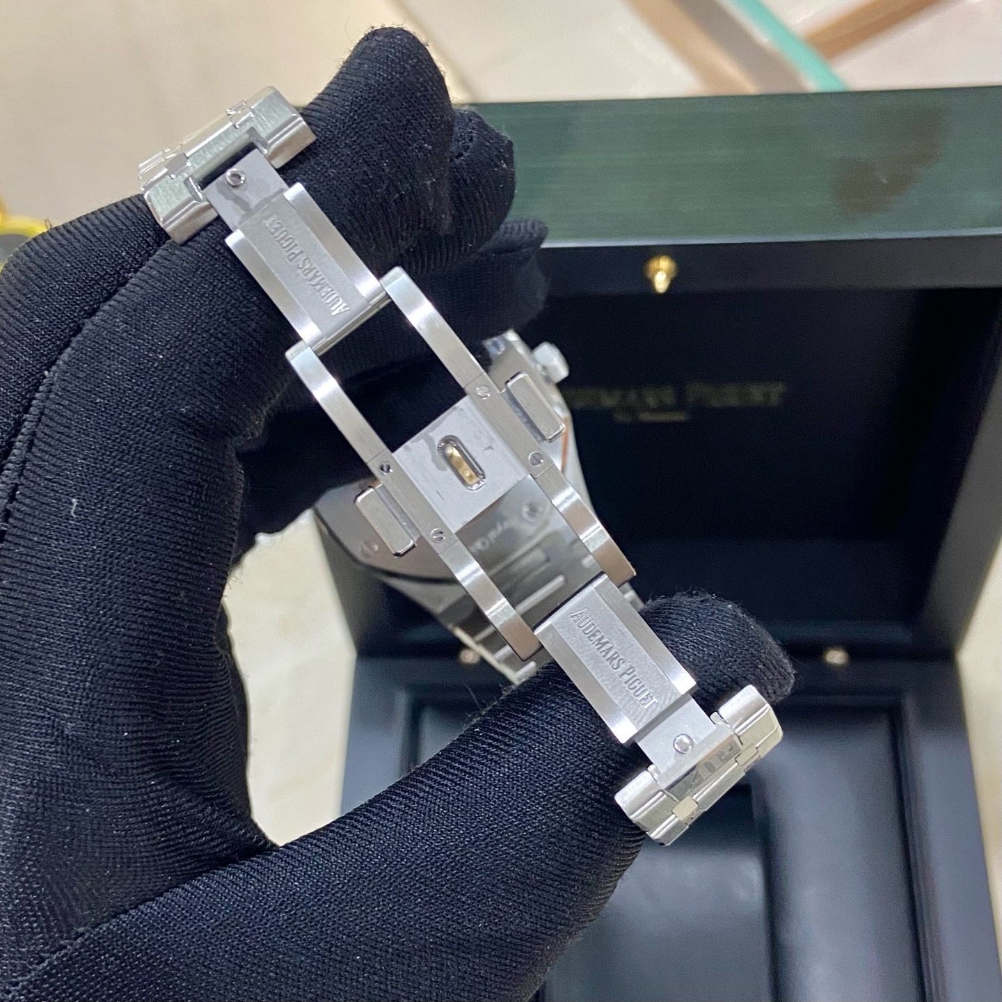 Audemars Piguet 15400ST.OO.1220ST.01 detail 4