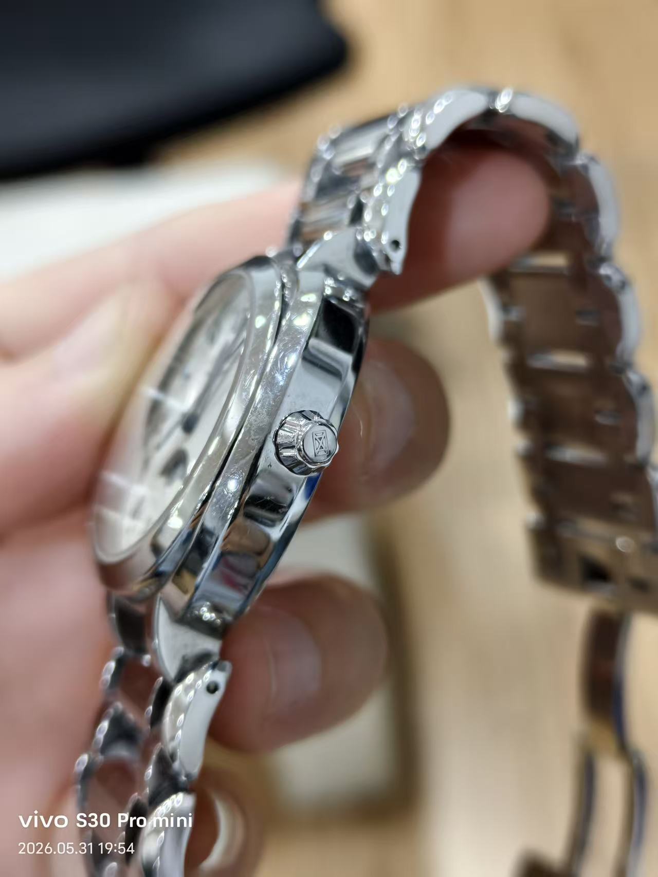 Longines L8.116.4.71.6 detail 2