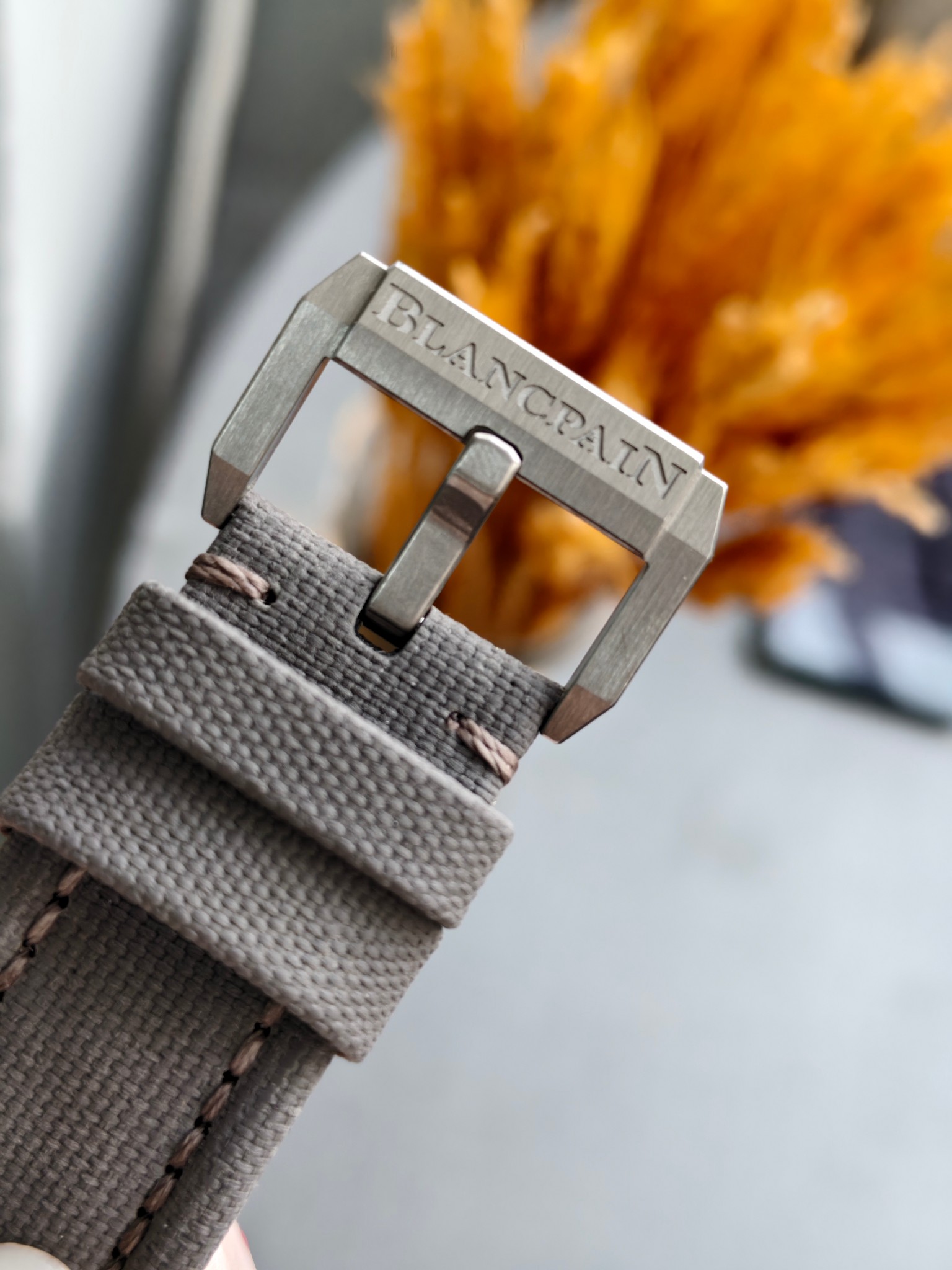 Blancpain 5000-1210-G52A detail 5