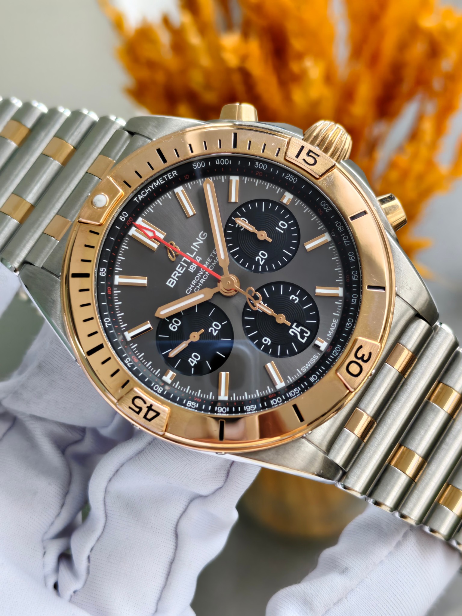 Breitling UB0134101B1U1 detail 2