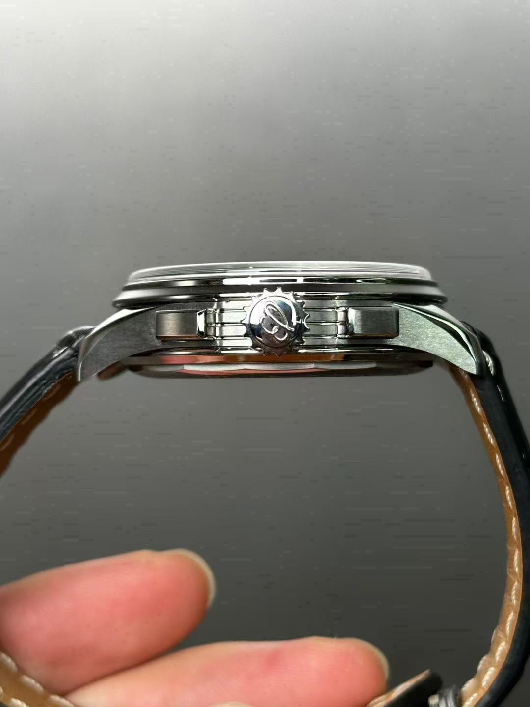 Breitling AB0118221G1P2 detail 3