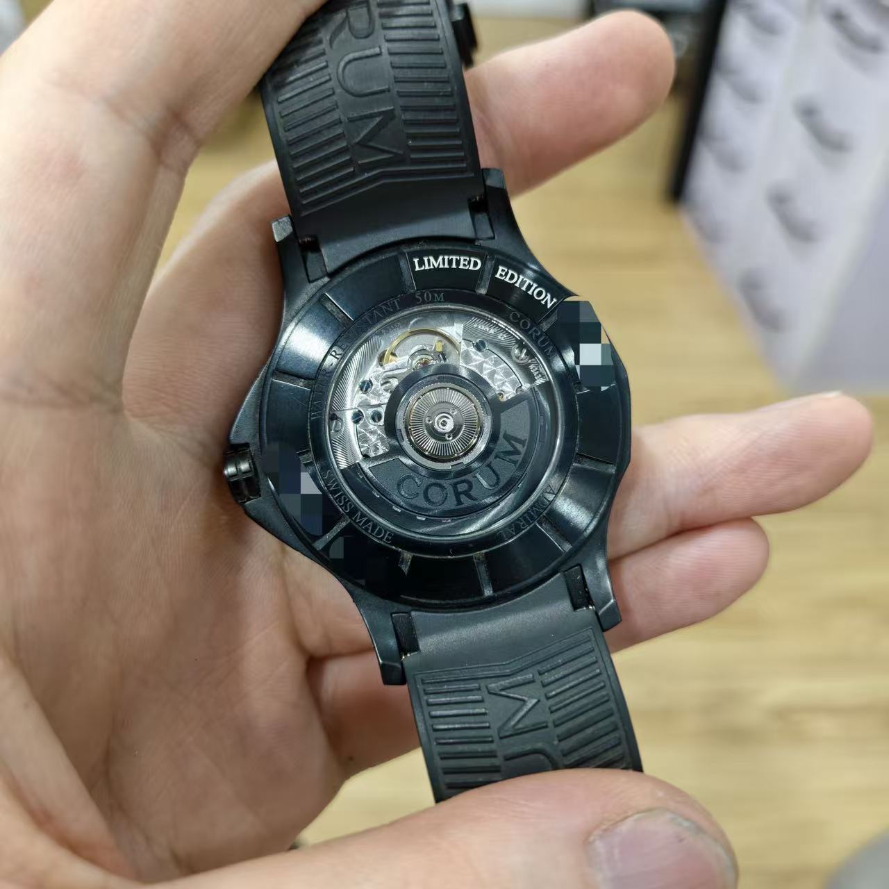 Corum A395 / 04004 detail 3