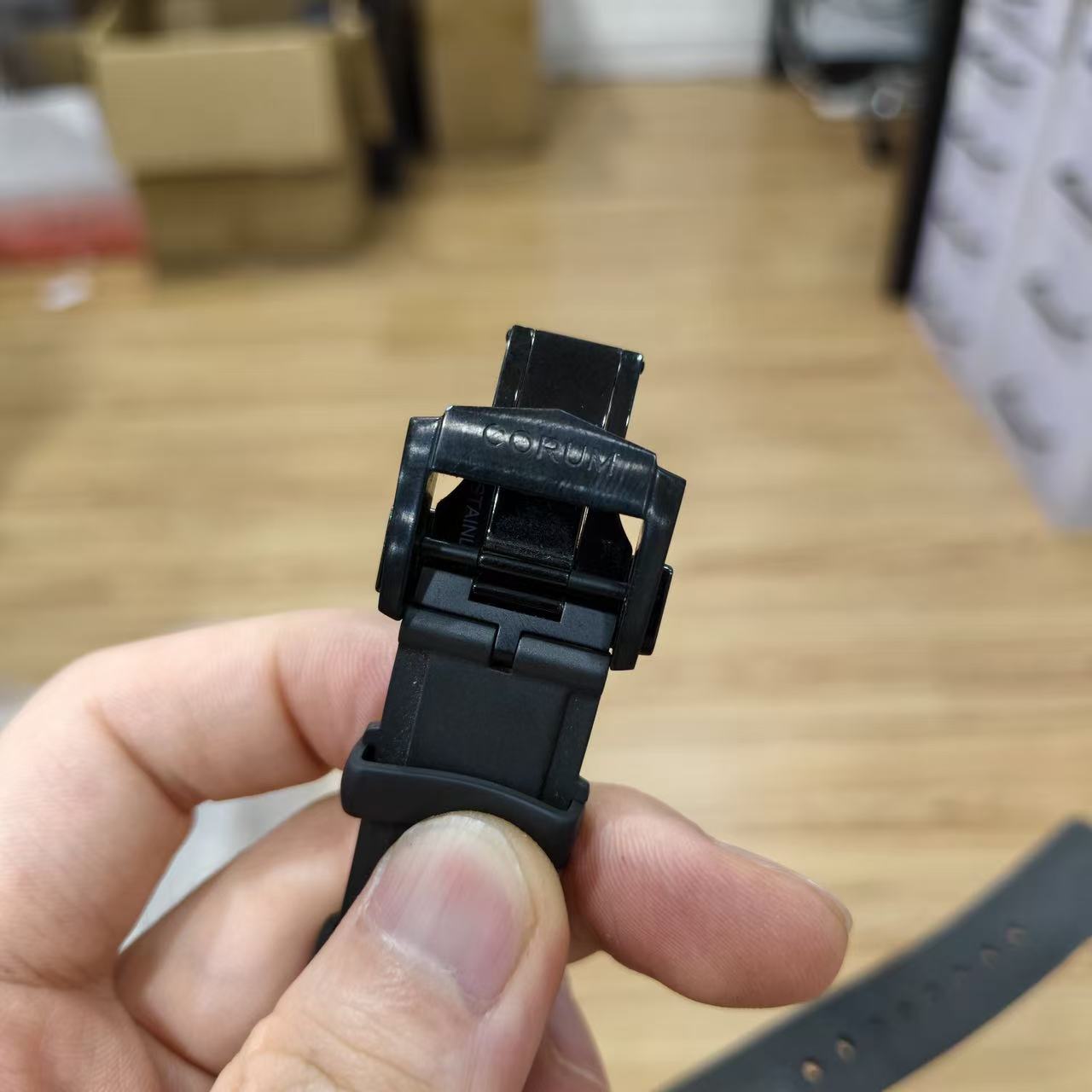 Corum A395 / 04004 detail 4