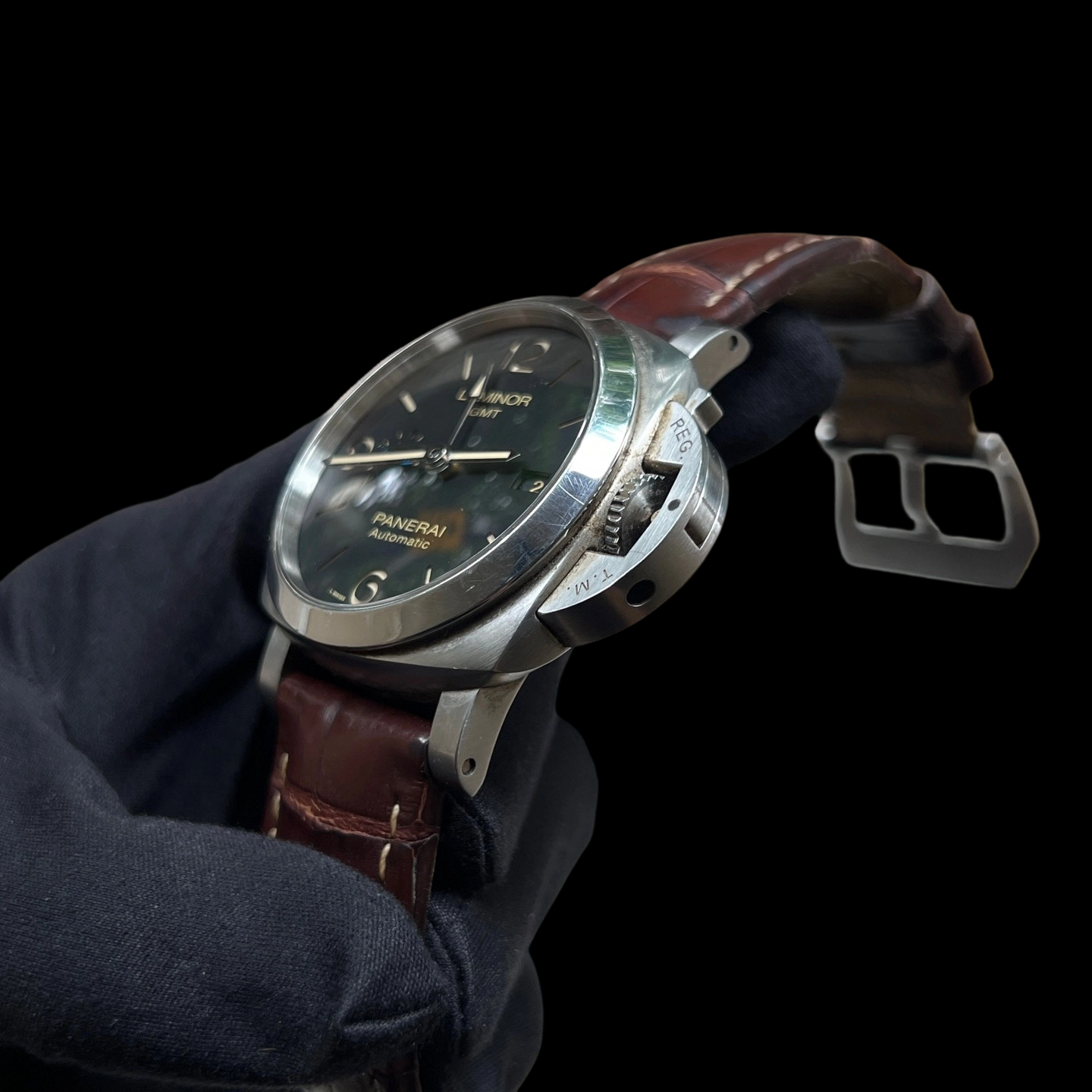 Panerai PAM01320 detail 4
