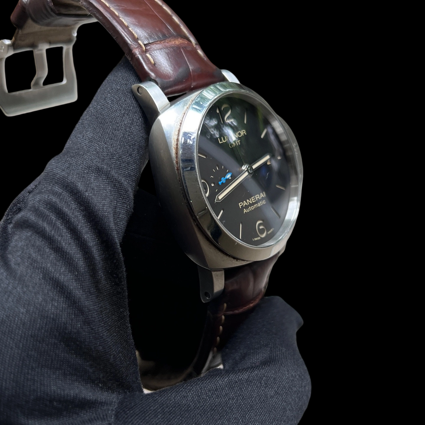 Panerai PAM01320 detail 3
