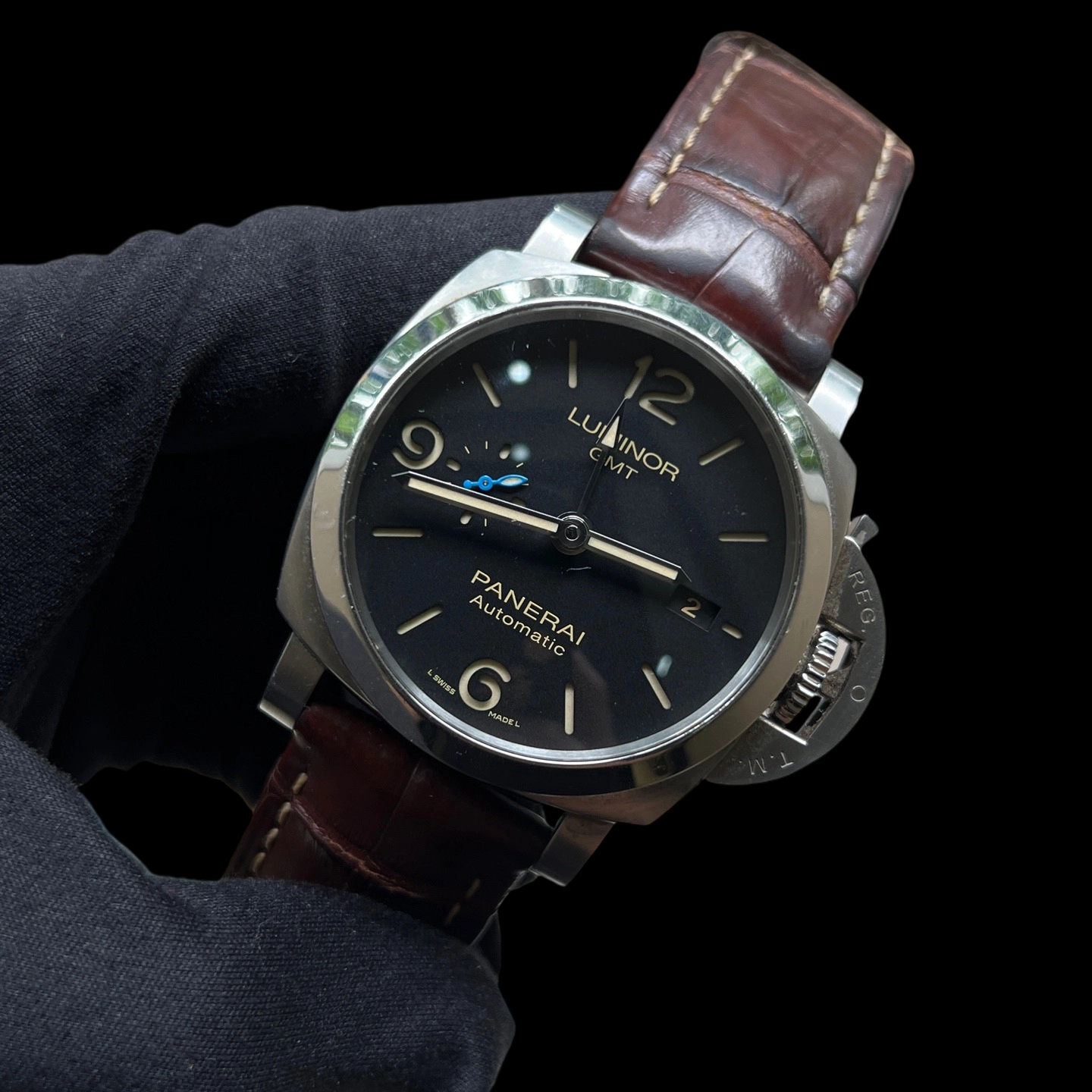 Panerai PAM01320 detail 2