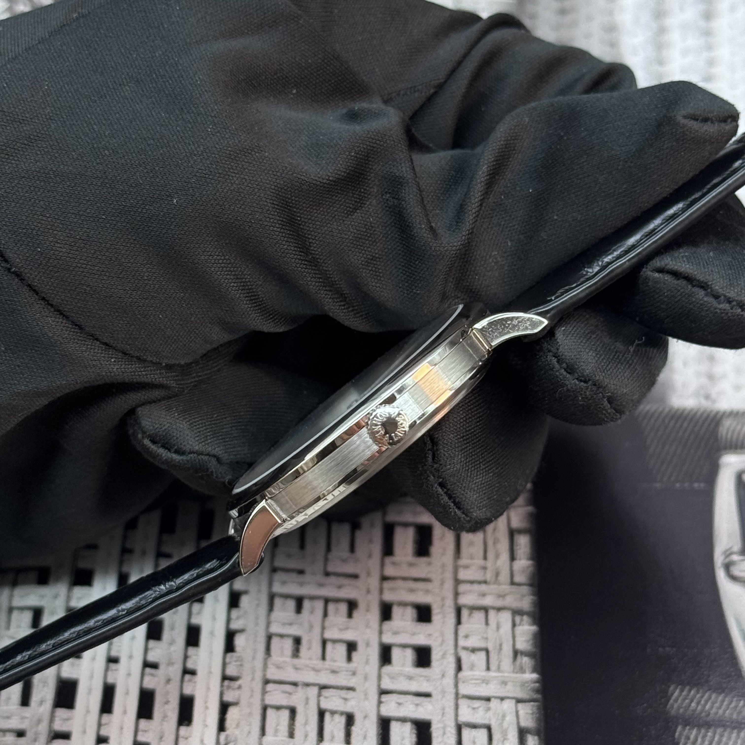 A. Lange & S&ouml;hne 380.026 detail 3