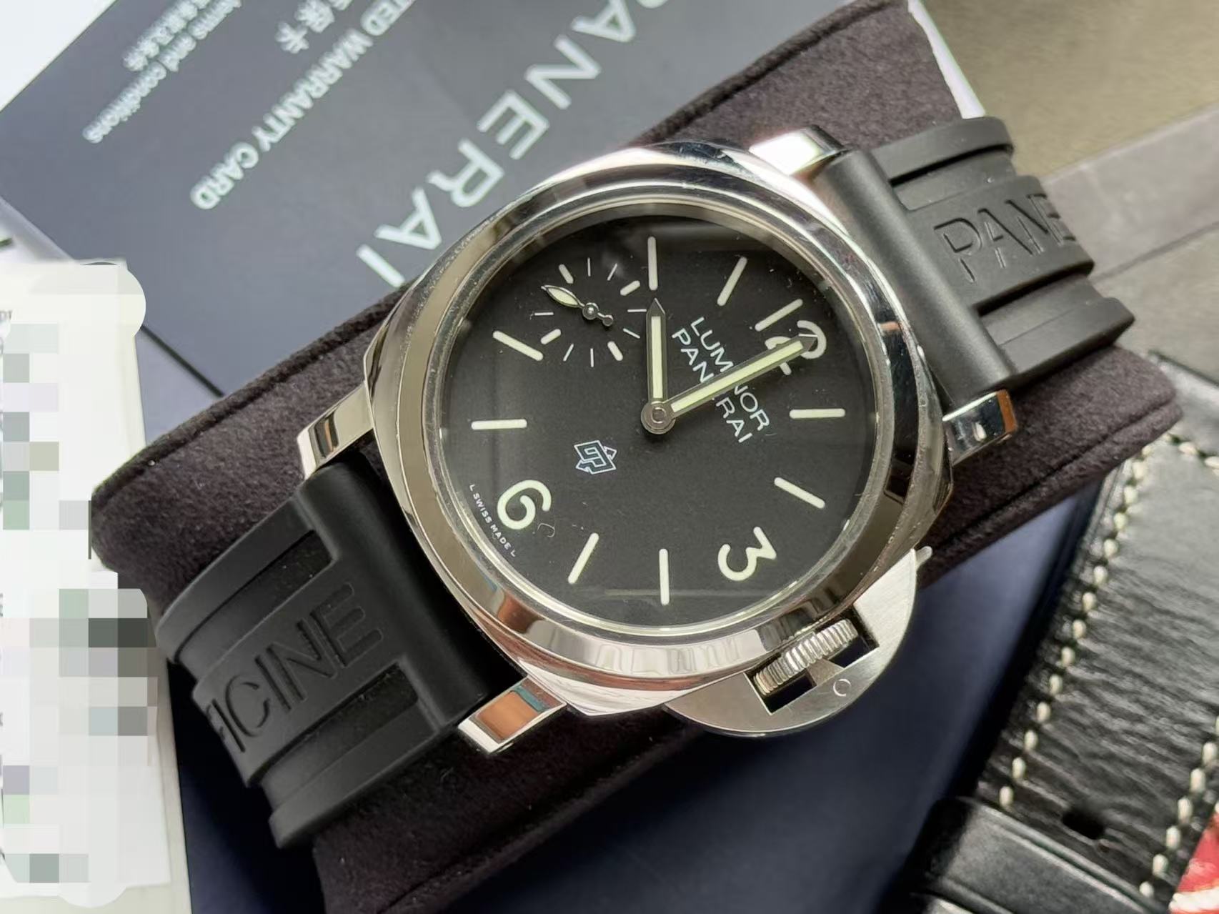 Panerai PAM01084 detail 1