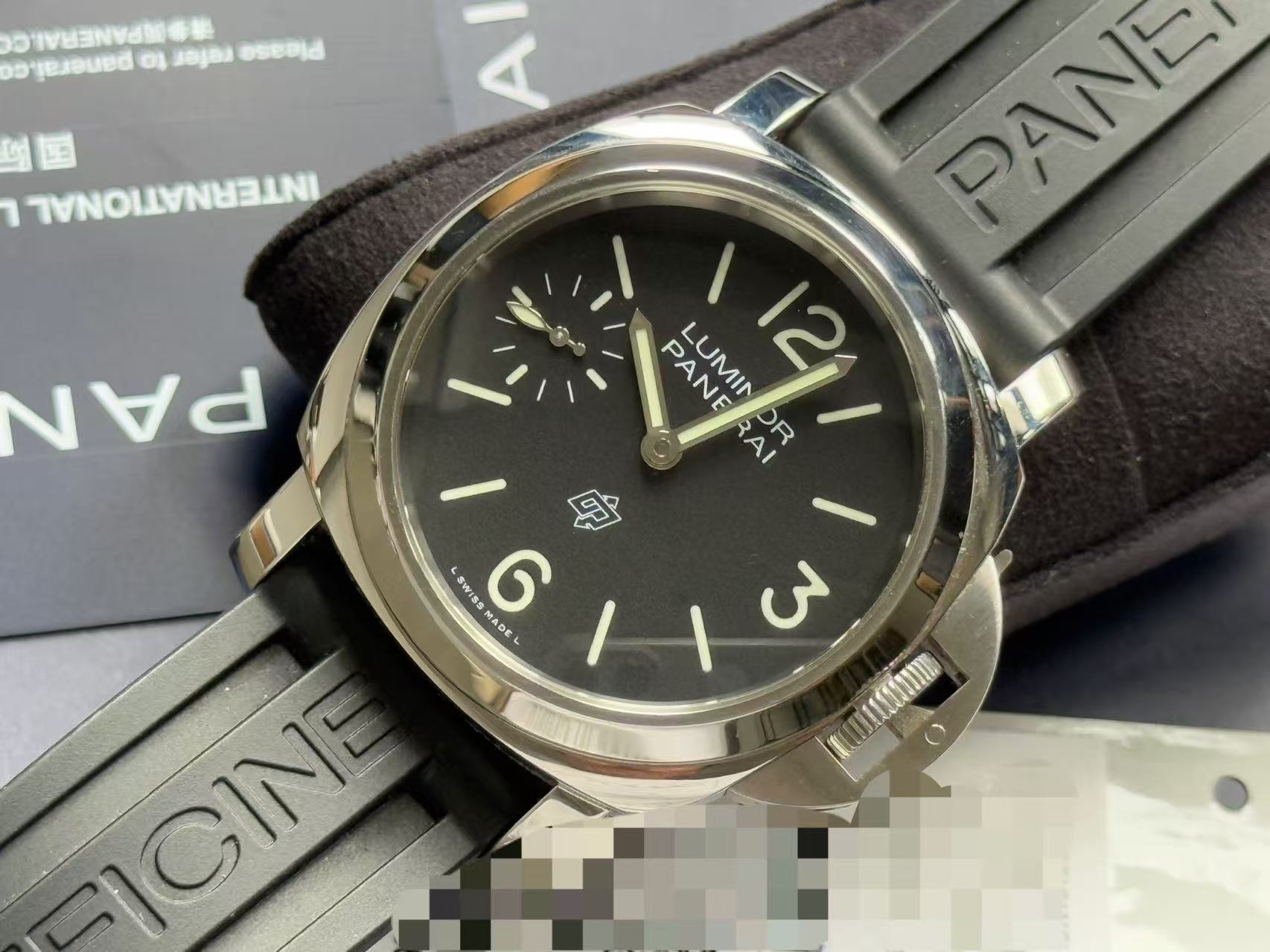 Panerai PAM01084 detail 3