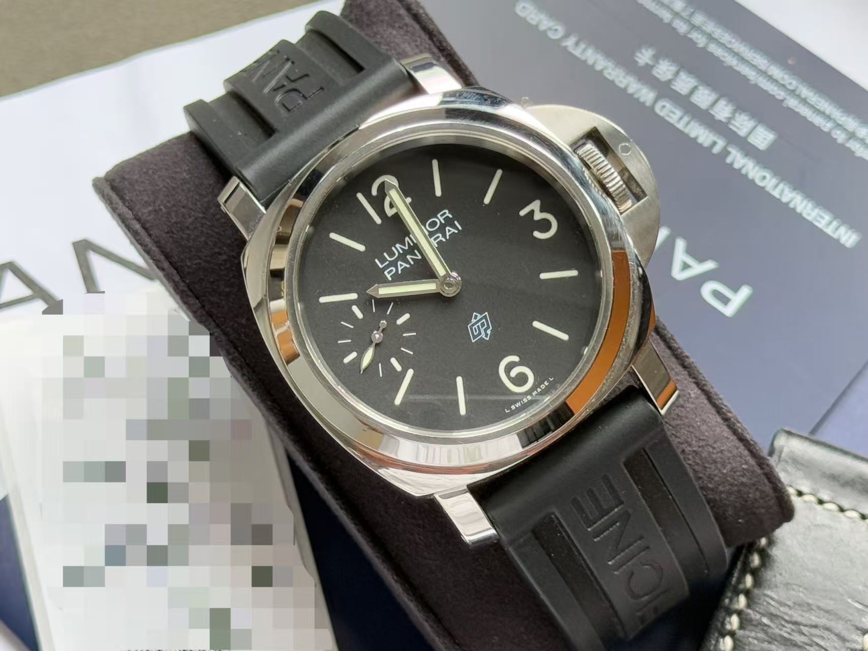 Panerai PAM01084 detail 2