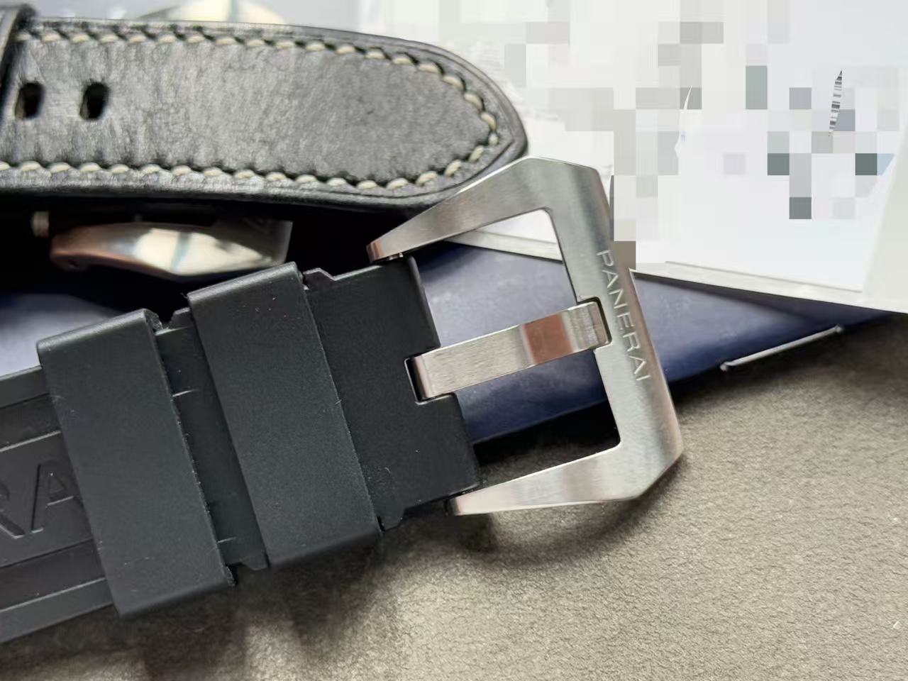 Panerai PAM01084 detail 6