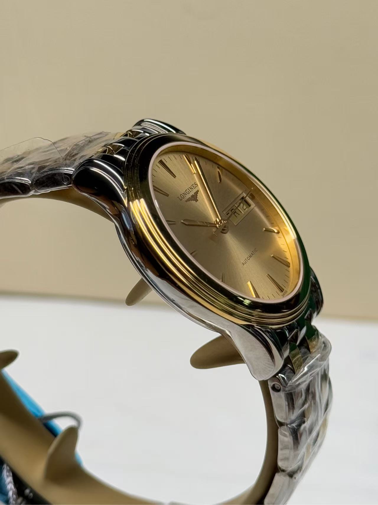 Longines L4.799.3.32.7 detail 4