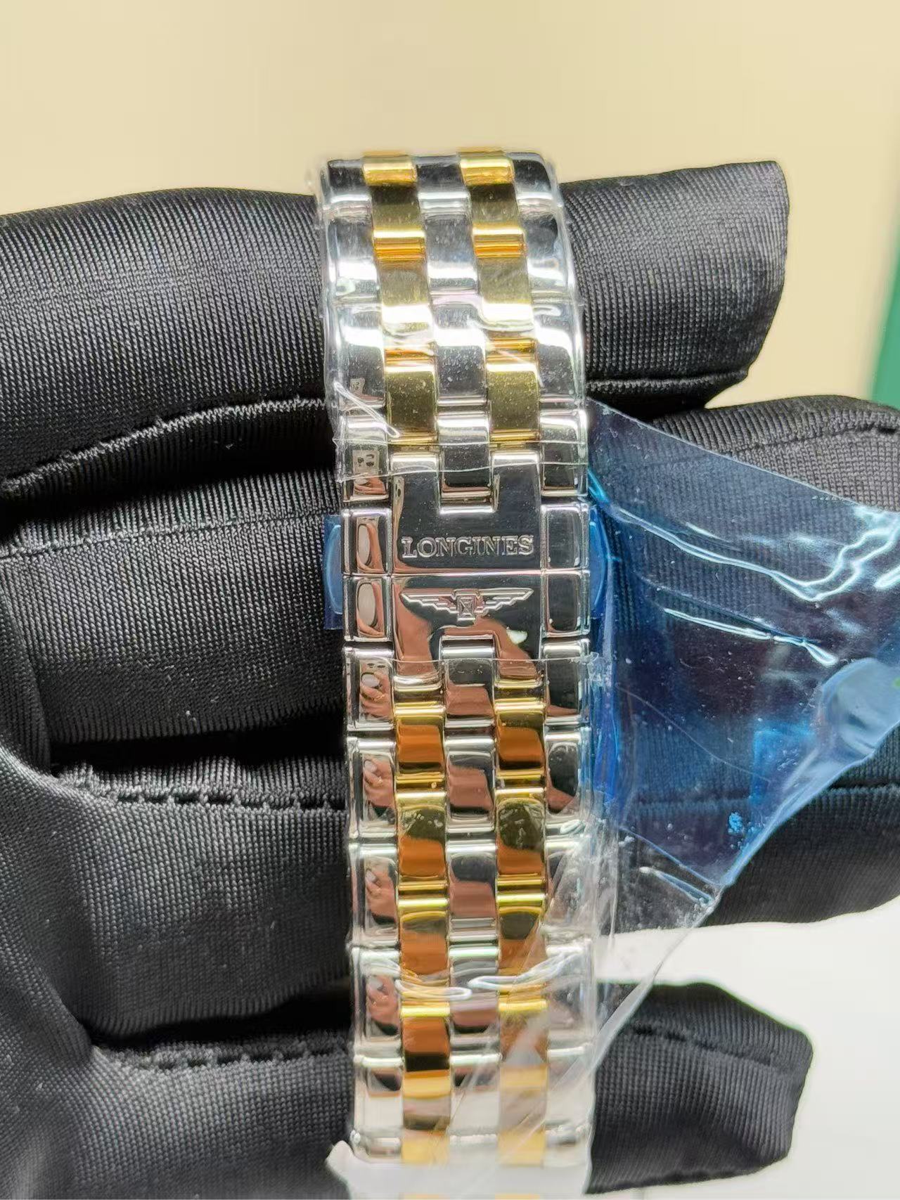 Longines L4.799.3.32.7 detail 6