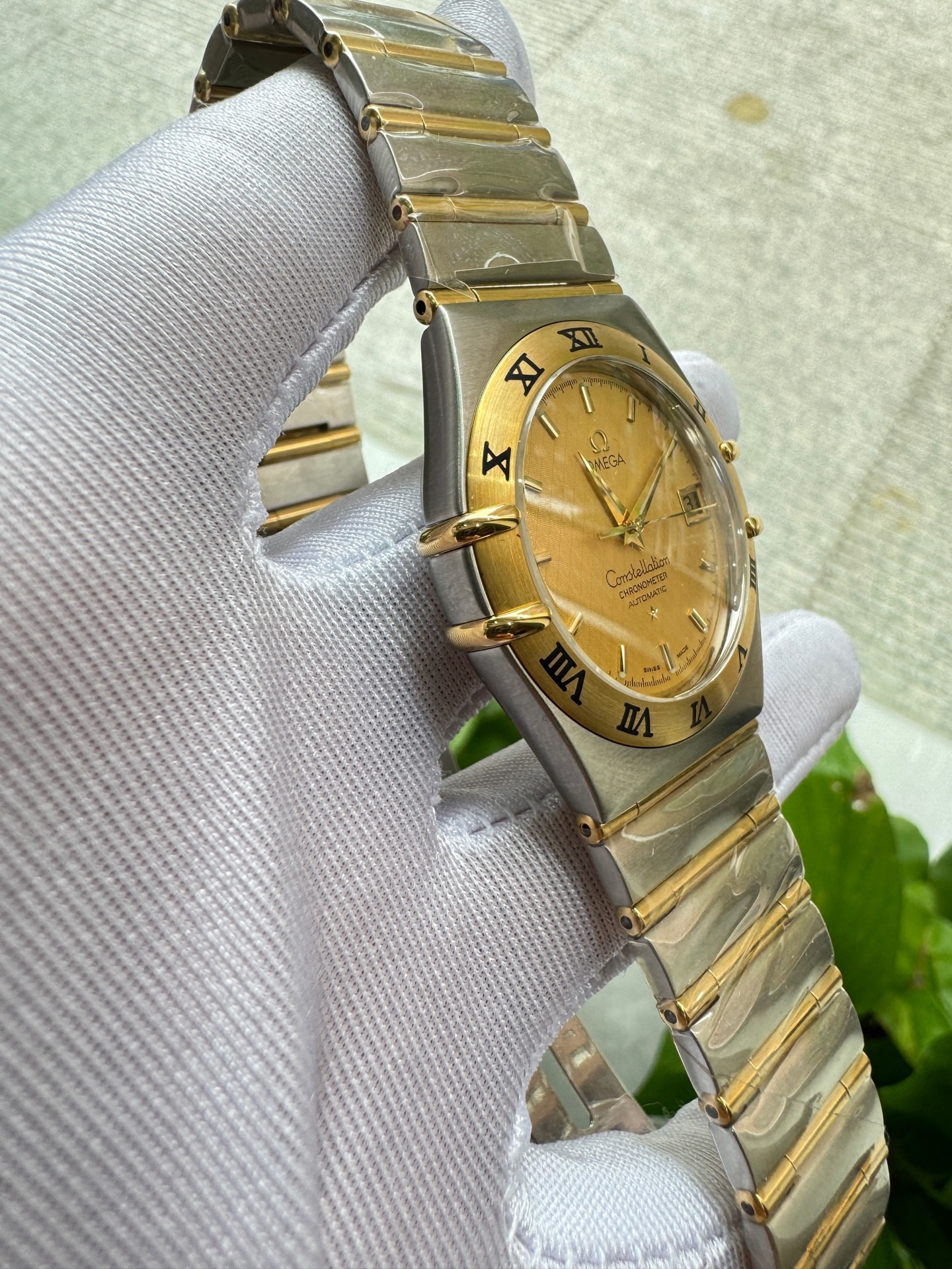 Omega 1202.10.00 detail 2