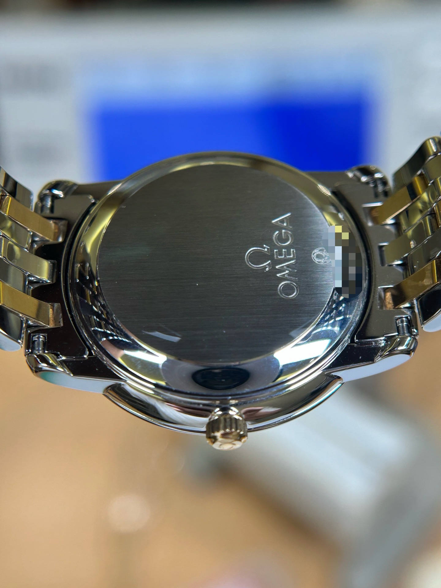 Omega 4300.31.00 detail 5