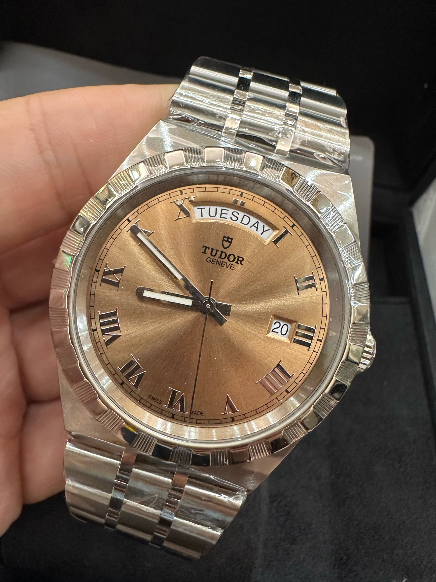 Tudor m28600-0009 detail 2