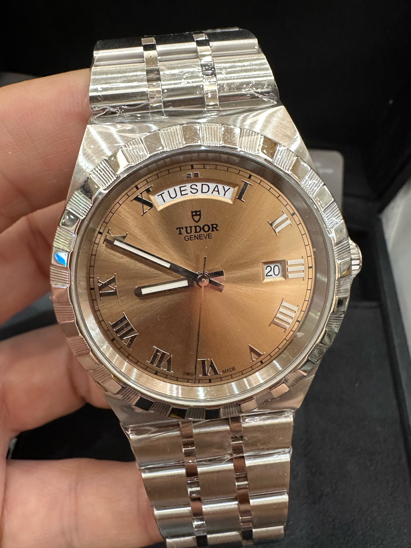 Tudor m28600-0009 detail 3