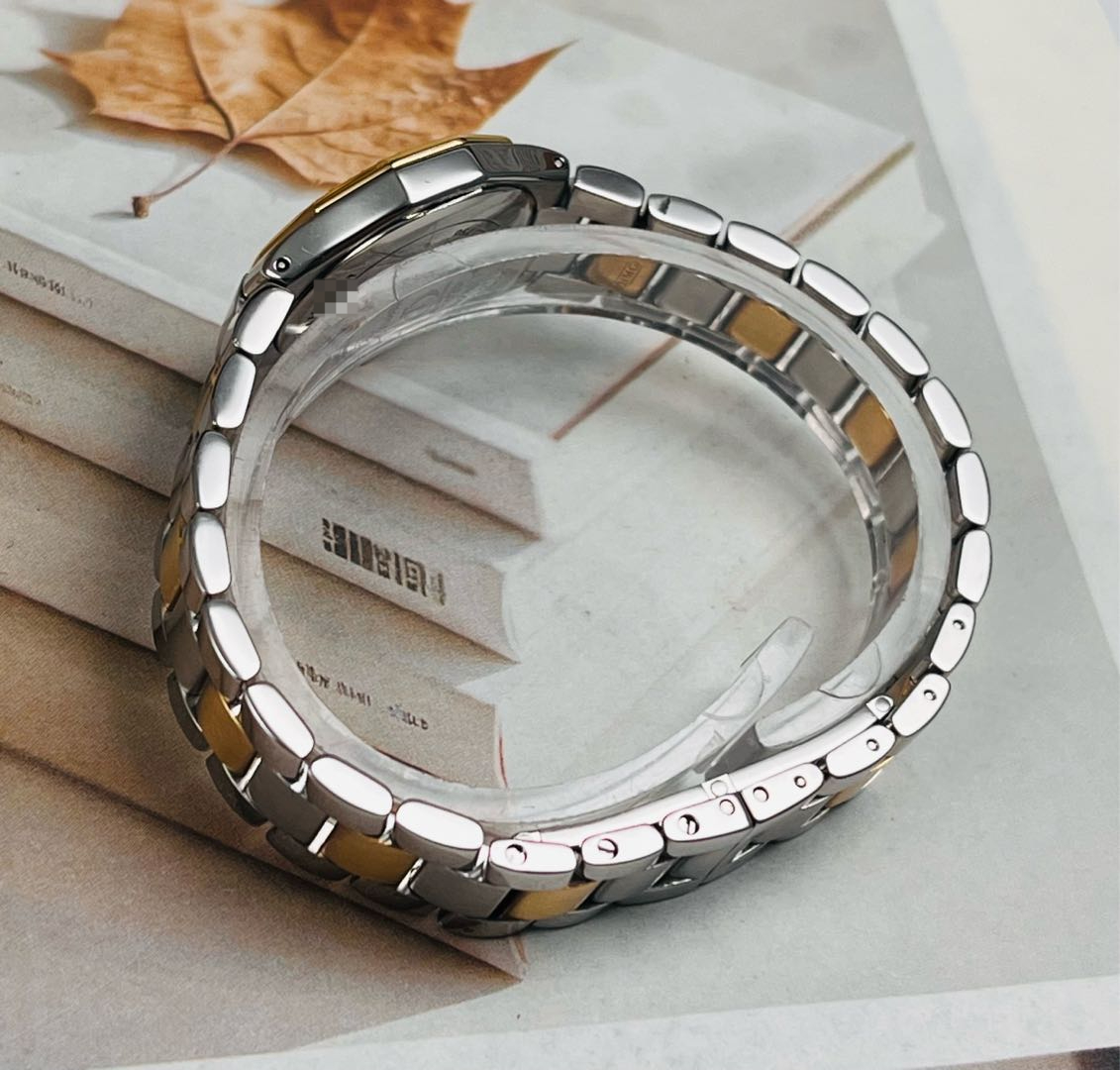 Baume & Mercier MOA08550 detail 5