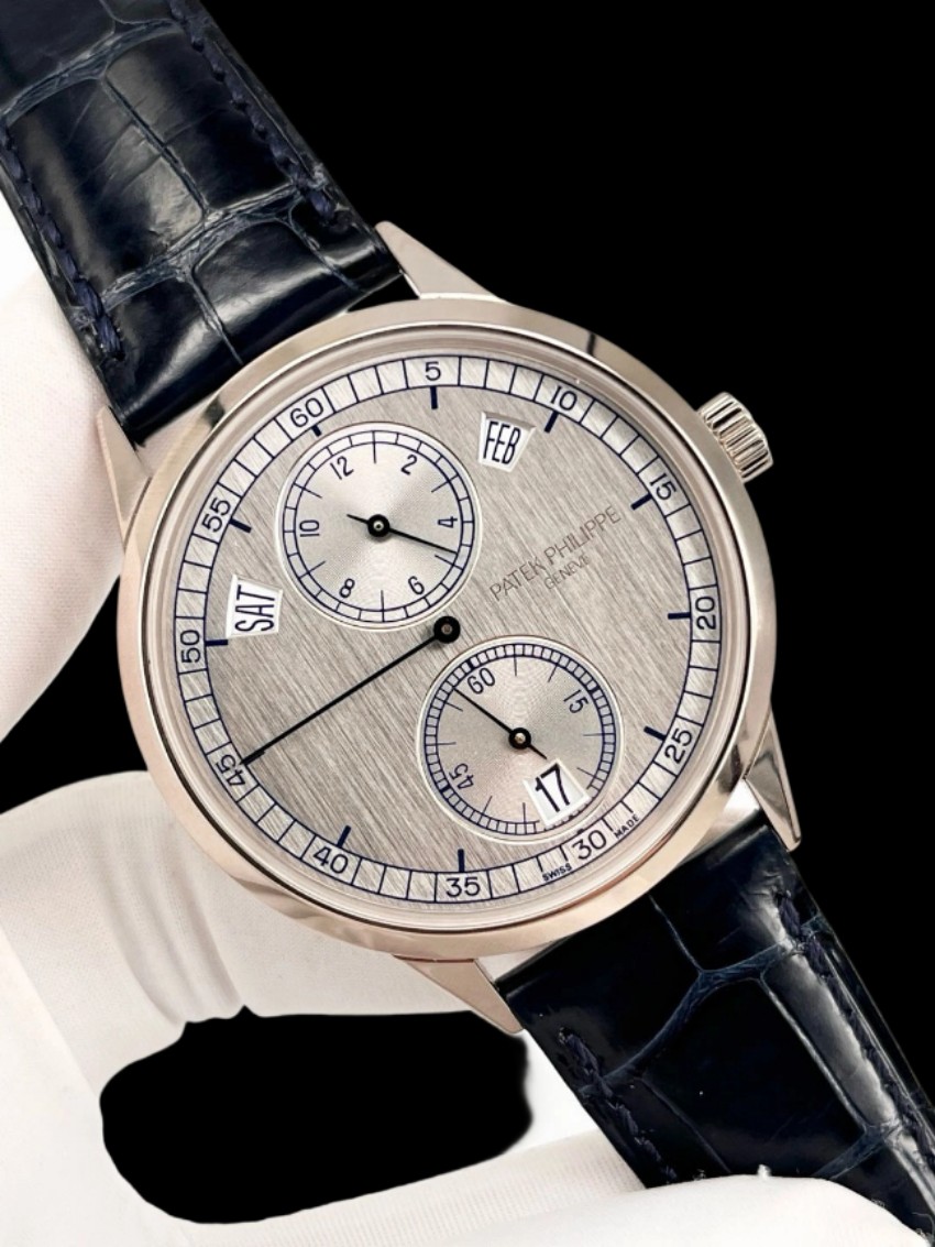 Patek Philippe 5235G-001 detail 1