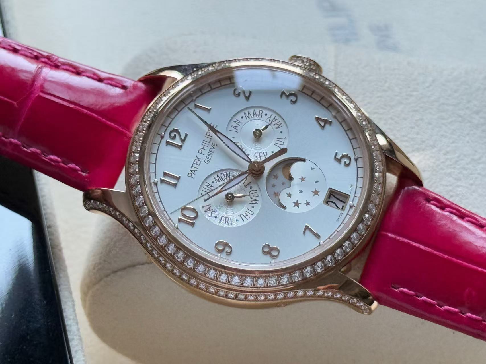 Patek Philippe 4947R-001 detail 2