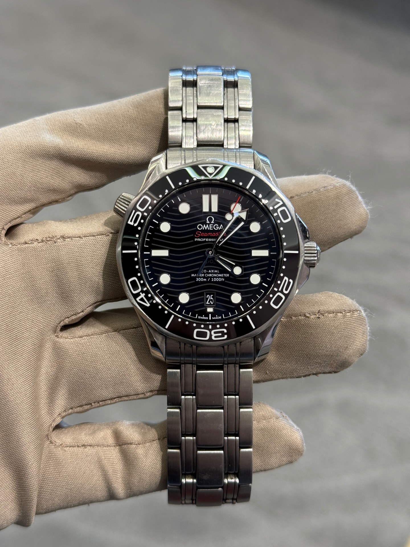 Omega 210.30.42.20.01.001