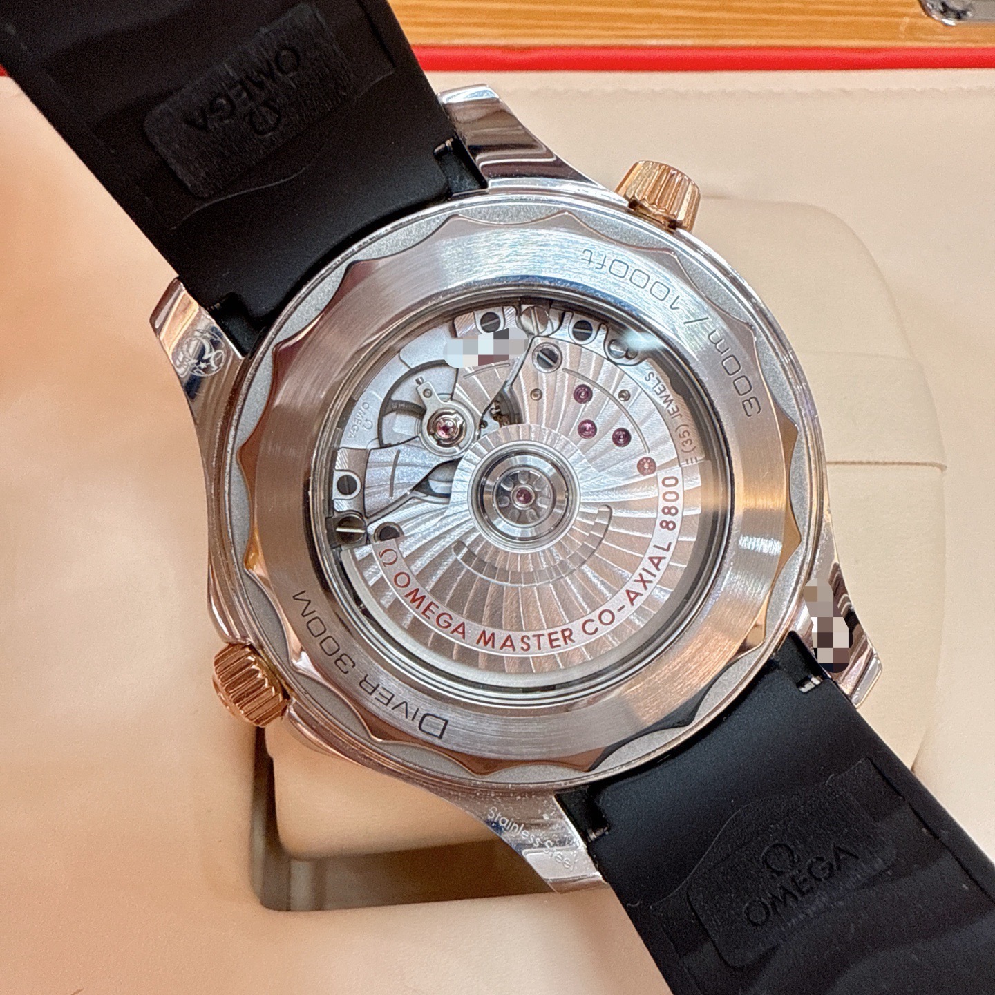 Omega 210.22.42.20.01.002 detail 4