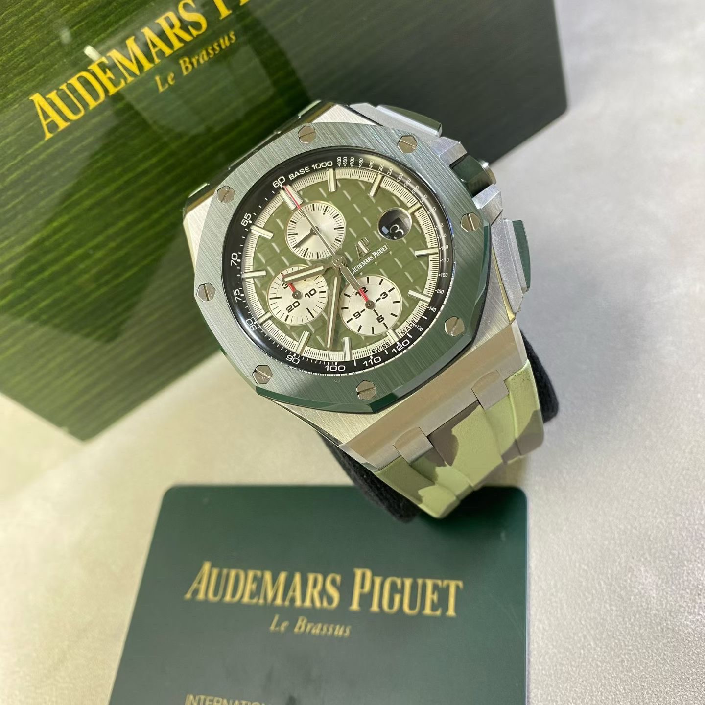 Audemars Piguet 26400SO.OO.A055CA.01 detail 2
