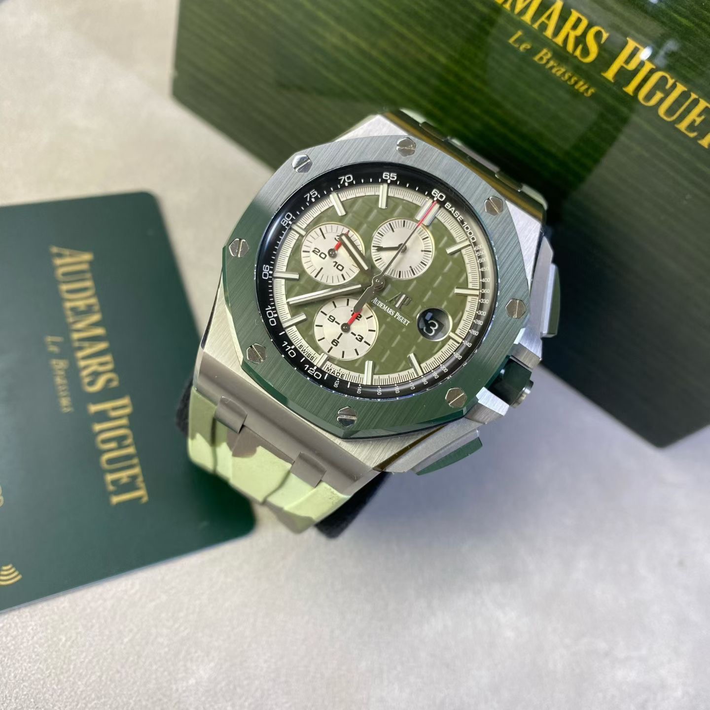 Audemars Piguet 26400SO.OO.A055CA.01 detail 1