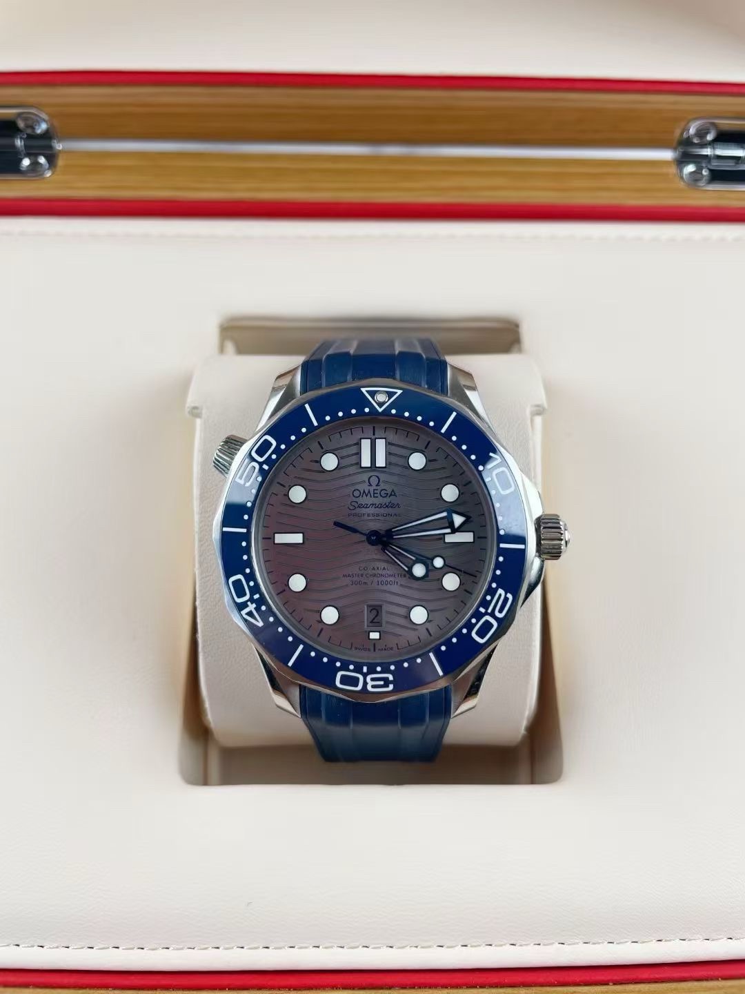 Omega 210.32.42.20.06.001