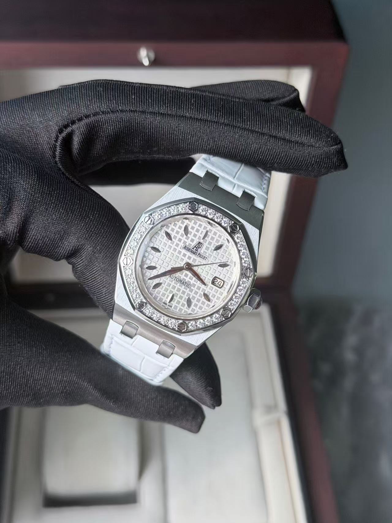 Audemars Piguet 77321st.zz.d012cr.01 detail 2